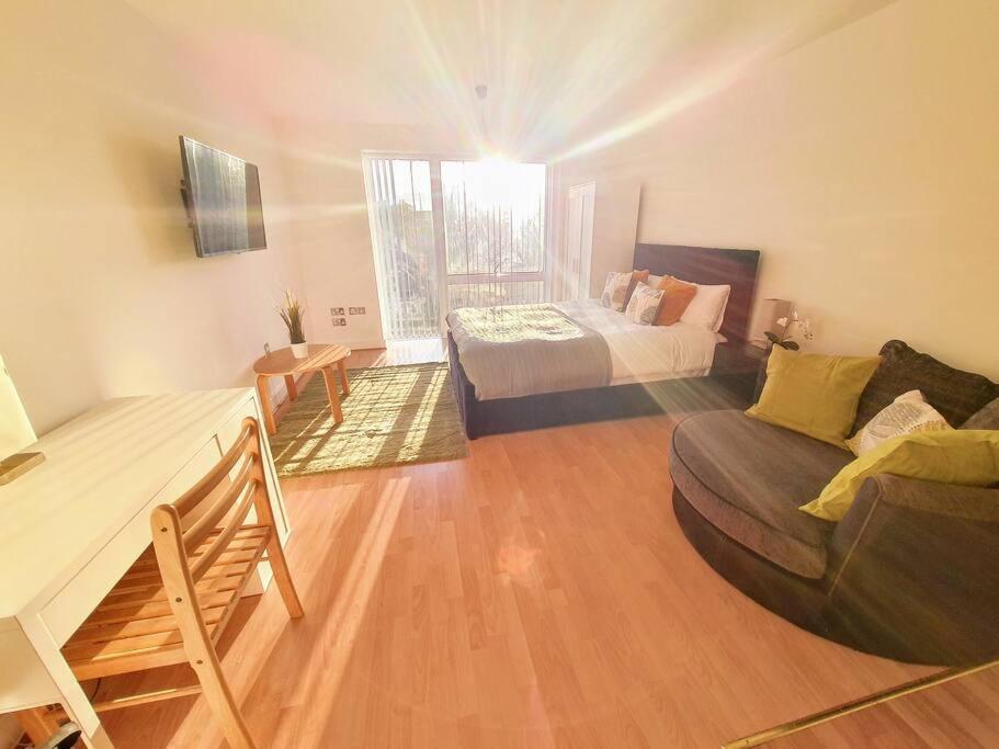 برمنغهام Contemporary Modern Studio Apartment - City Centre المظهر الخارجي الصورة
