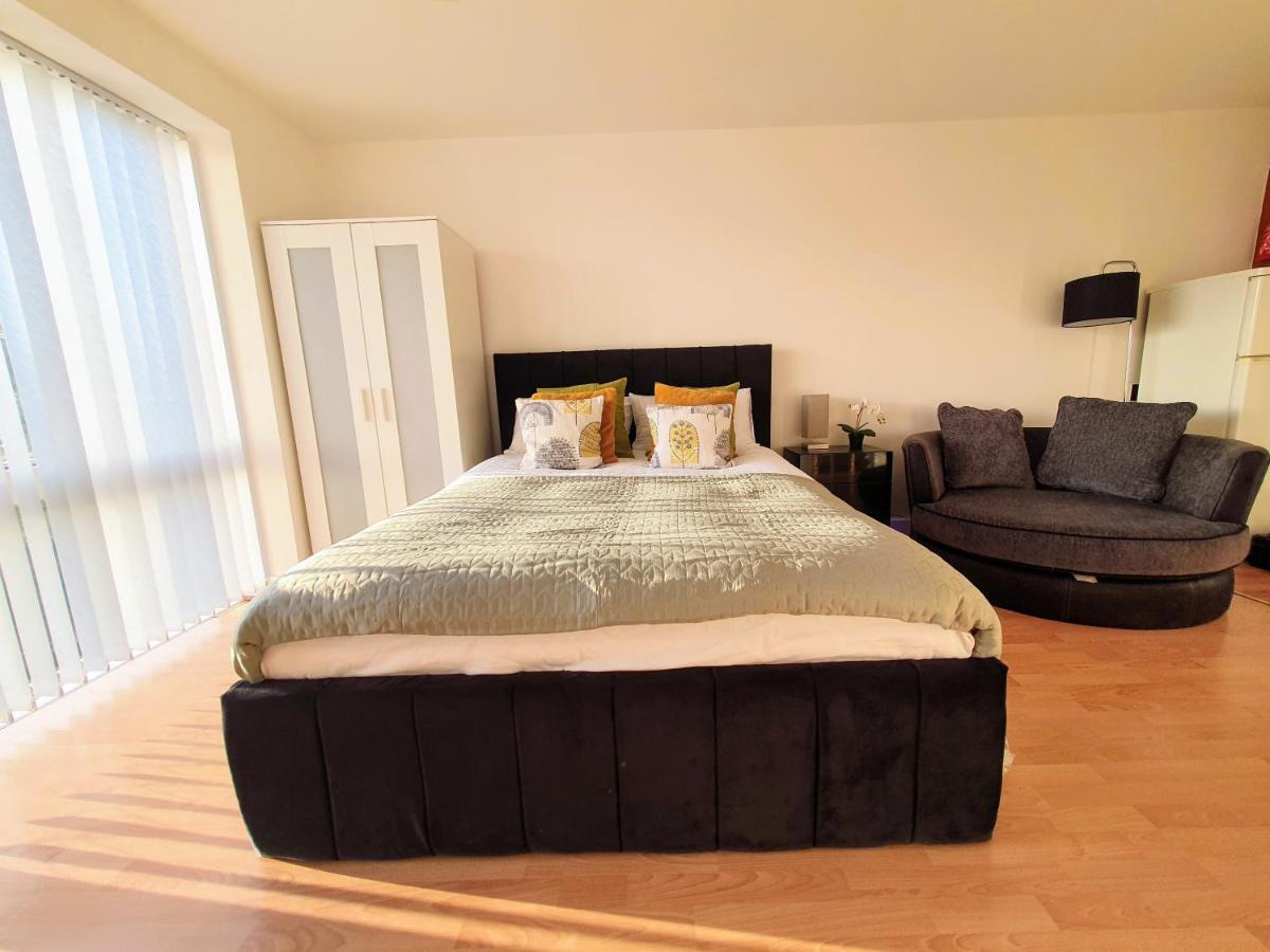 برمنغهام Contemporary Modern Studio Apartment - City Centre المظهر الخارجي الصورة
